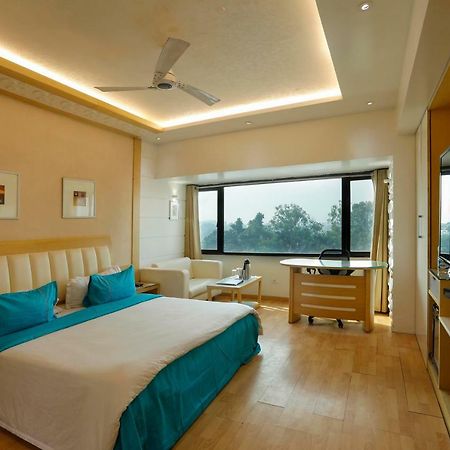Shivoy Hotel ゴーラクプル エクステリア 写真